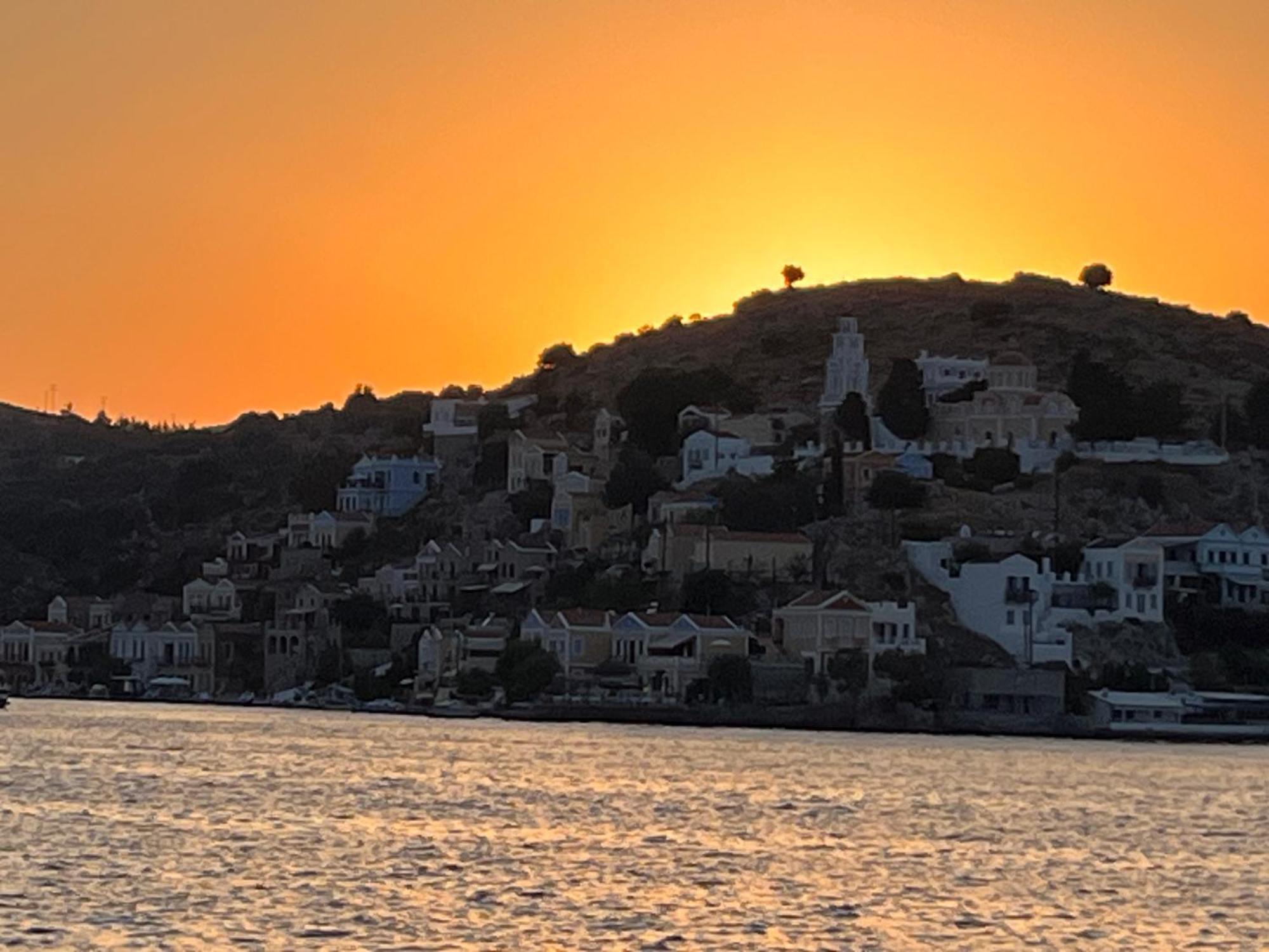 Aleminas Rooms Symi Exterior photo